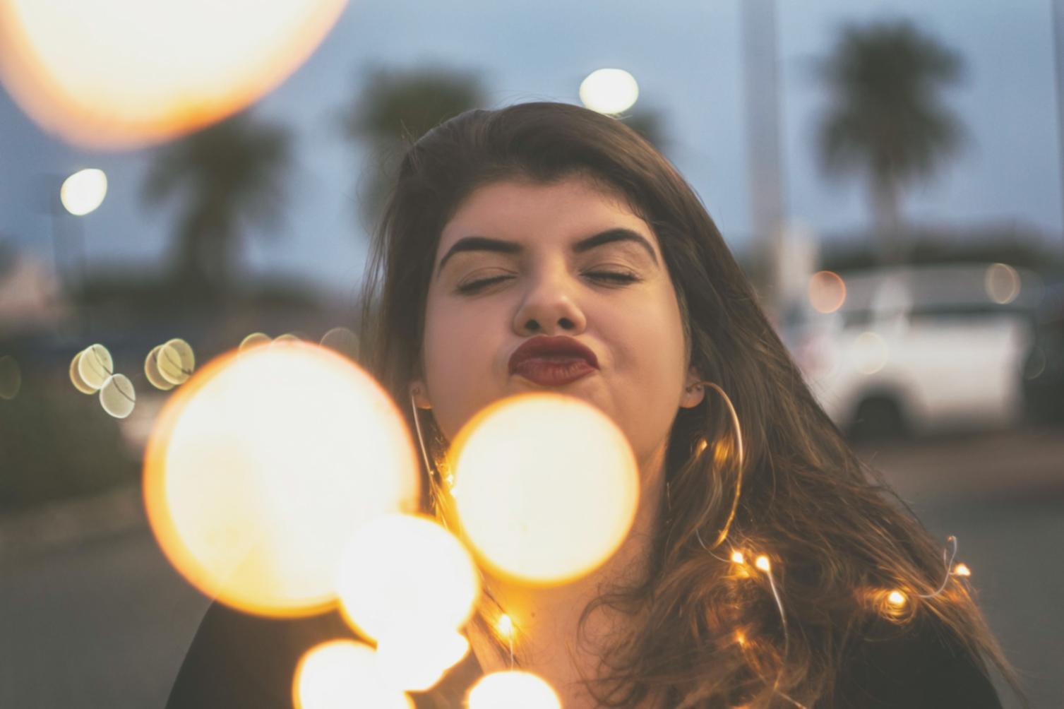 Dettaglio tecnico di attrezzatura fotografica per beauty